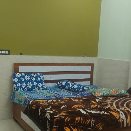 Shree Hari Guest House Ayodhya Exterior foto