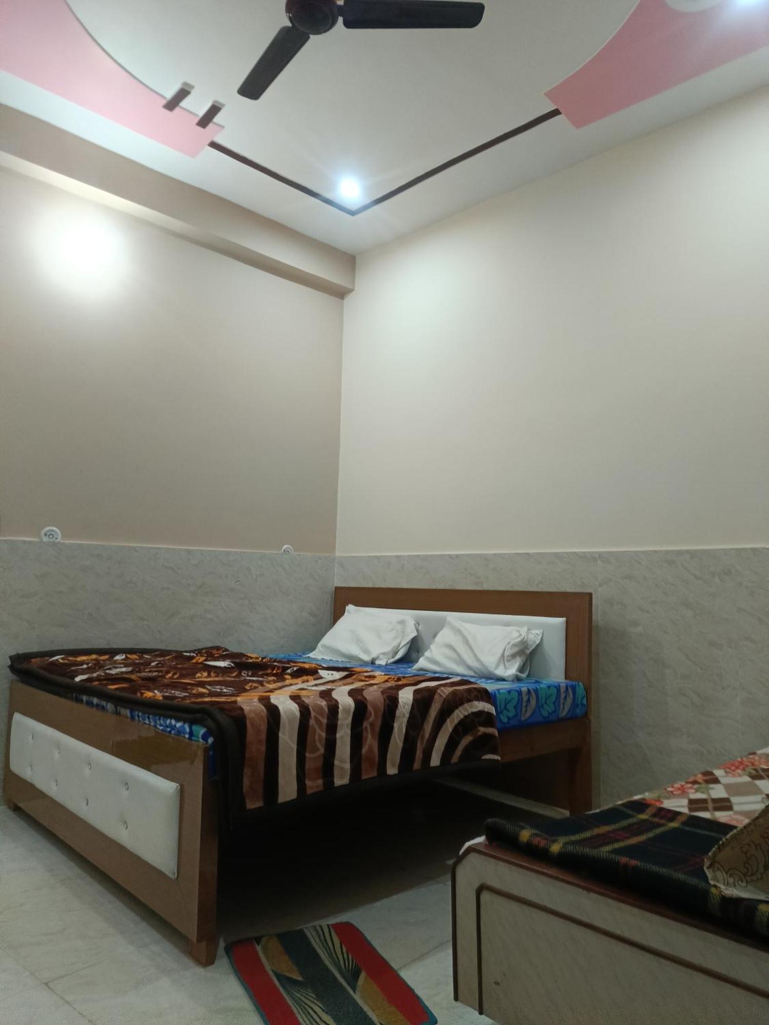 Shree Hari Guest House Ayodhya Exterior foto